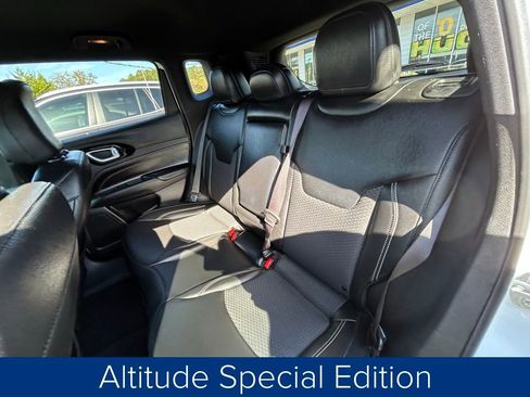 Used 2024 Jeep Compass Latitude w/ Convenience Group image 18