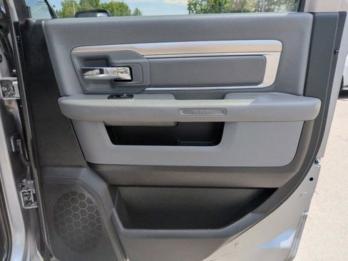 Used 2020 RAM 1500 Classic SLT w/ Luxury Group RWD image 7