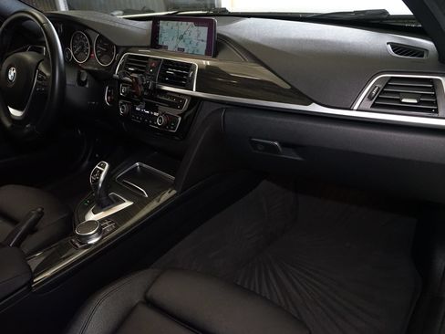 Used 2018 BMW 330i Sedan w/ Convenience Package RWD image 5
