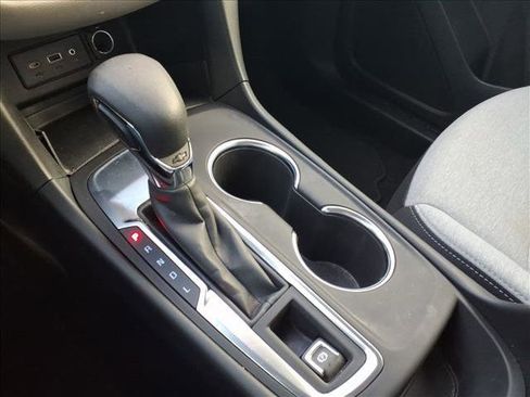 Used 2022 Chevrolet Equinox LS w/ LS Convenience Package image 29