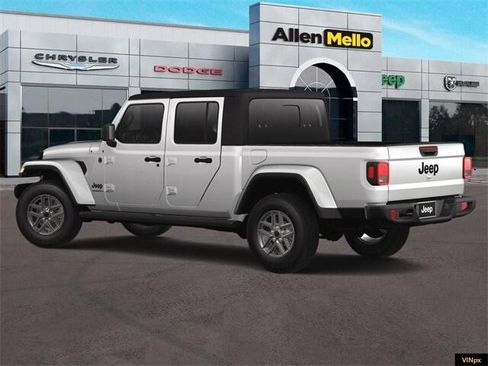 New 2025 Jeep Gladiator Sport image 4