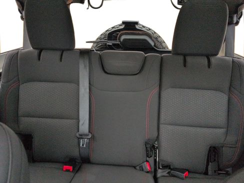 Used 2020 Jeep Wrangler Unlimited Rubicon image 16