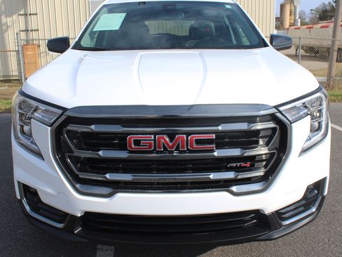 Used 2024 GMC Terrain AT4 image 13