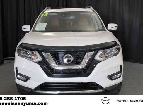Used 2018 Nissan Rogue SL w/ Premium Package FWD image 2