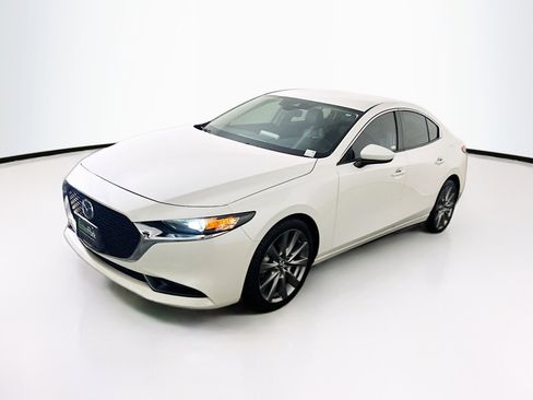 Used 2020 MAZDA MAZDA3 Sedan w/ Preferred Package image 3