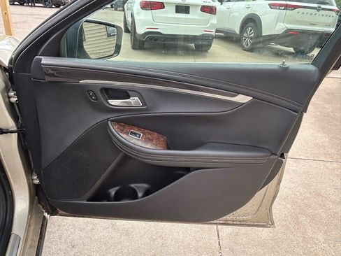 Used 2015 Chevrolet Impala LTZ FWD image 16
