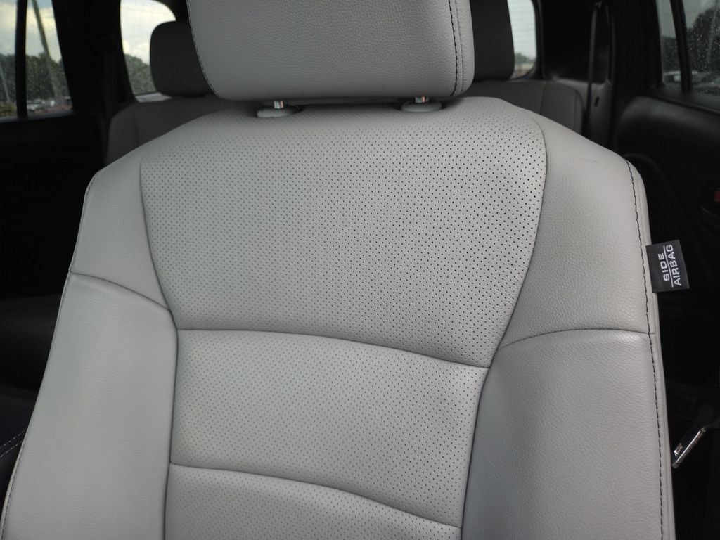 Certified 2025 Honda Passport EX-L image 16