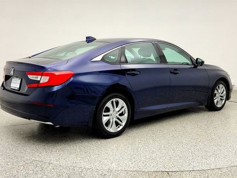 Used 2018 Honda Accord LX image 5
