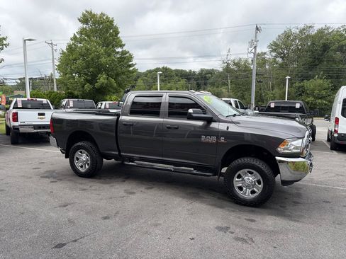 Used 2018 RAM 2500 Tradesman w/ Chrome Appearance Group AWD/4WD image 5