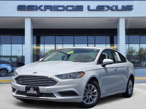 Used 2017 Ford Fusion S FWD image 1