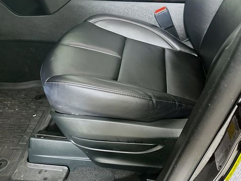 Used 2023 Lincoln Aviator Standard w/ Premium Package image 9