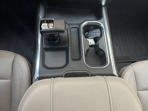 Used 2025 GMC Sierra 1500 SLT AWD/4WD image 11