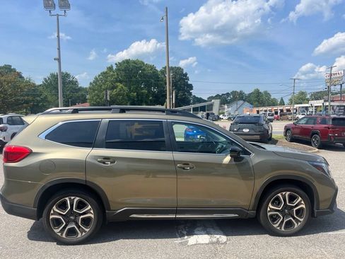 Used 2024 Subaru Ascent Limited w/ Technology Package AWD/4WD image 3