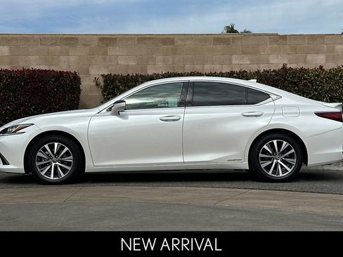 Certified 2021 Lexus ES 300h image 7