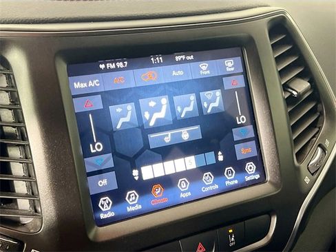 Used 2022 Jeep Cherokee Trailhawk w/ Technology Group B image 14