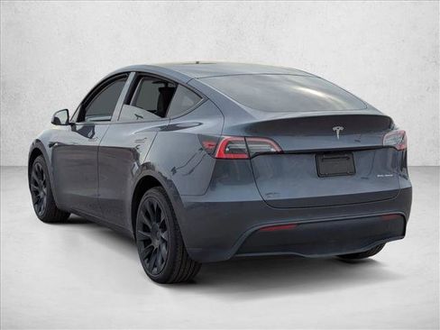 Used 2021 Tesla Model Y Long Range image 7