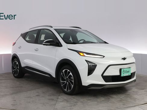 Used 2023 Chevrolet Bolt EUV Premier w/ Sun & Sound Package image 13