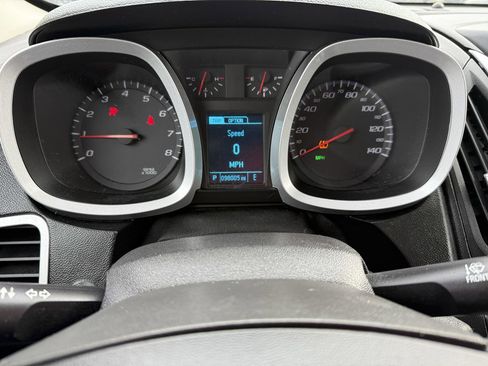 Used 2017 Chevrolet Equinox LT w/ Convenience Package image 17