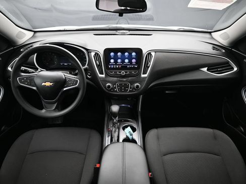 Used 2022 Chevrolet Malibu LT FWD image 13