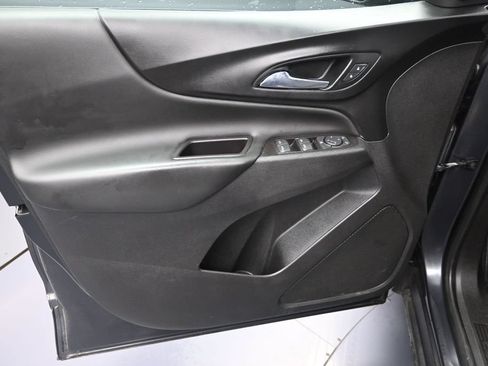 Used 2022 Chevrolet Equinox LT FWD image 9