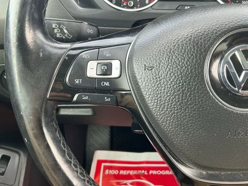 Used 2018 Volkswagen Tiguan SEL w/ 3rd Row Seat Package image 25