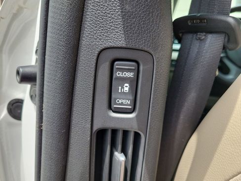 Used 2024 Honda Odyssey EX-L image 21