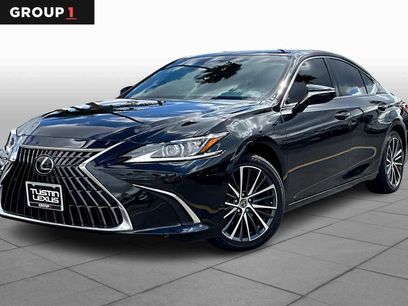 Used 2023 Lexus ES 300h w/ Premium Package