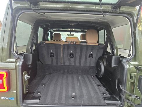 Used 2022 Jeep Wrangler Unlimited Sahara w/ Cold Weather Group image 14