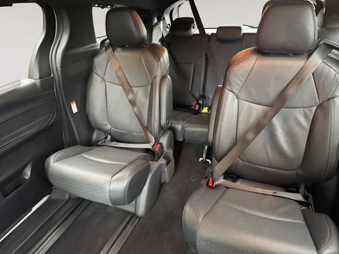 Used 2025 Toyota Sienna Limited AWD/4WD image 13