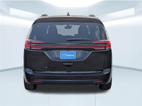 New 2026 Chrysler Pacifica Select w/ S Appearance Package image 6