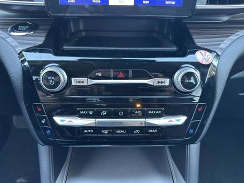 Used 2023 Ford Explorer Limited w/ Equipment Group 301A image 23