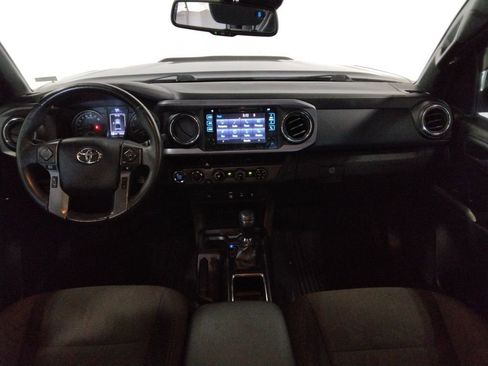 Used 2018 Toyota Tacoma TRD Off-Road image 33