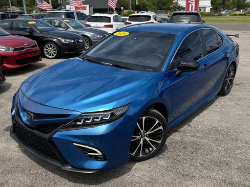 Used 2020 Toyota Camry SE image 13