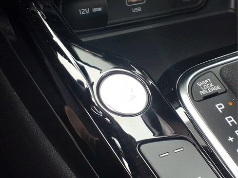 Used 2025 Kia Soul GT-Line w/ GT-Line Technology Package FWD image 12