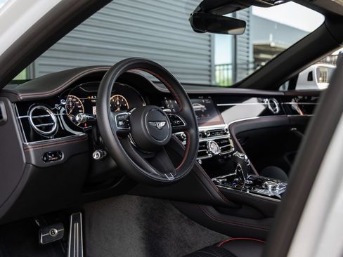 Used 2021 Bentley Flying Spur W12 AWD/4WD image 28