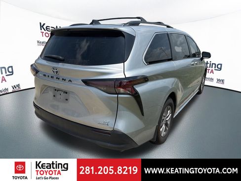 Certified 2023 Toyota Sienna LE FWD image 7