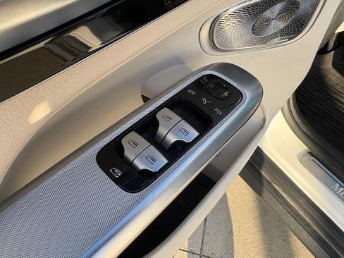 Used 2023 Mercedes-Benz GLC 300 4MATIC image 12