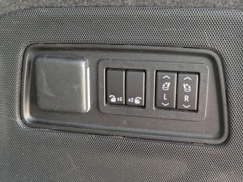 Used 2021 Cadillac Escalade Sport w/ Driver Assist Tech Package image 14