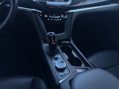 Used 2024 Cadillac XT6 Premium Luxury w/ LPO, Floor Liner Package image 15