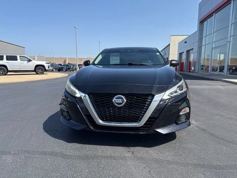 Used 2020 Nissan Altima 2.5 SL FWD image 2