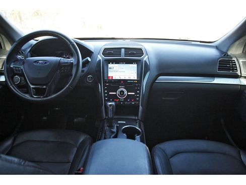 Used 2018 Ford Explorer Sport w/ Equipment Group 401A image 11