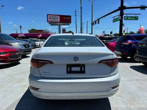 Used 2019 Volkswagen Jetta SE FWD image 6