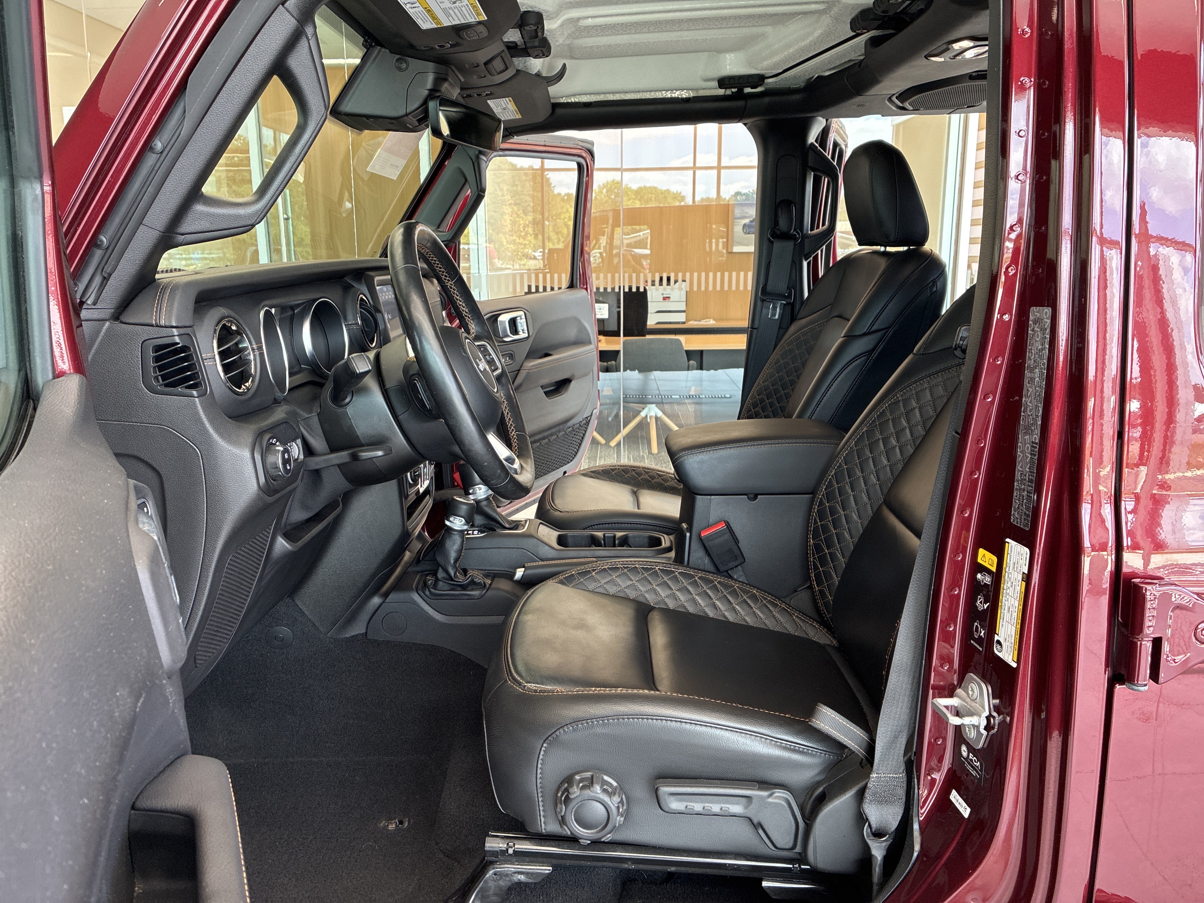 Used 2021 Jeep Gladiator Overland AWD/4WD image 17