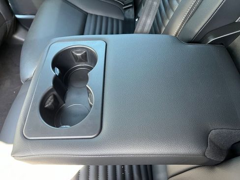 New 2025 Land Rover Discovery Dynamic SE image 21