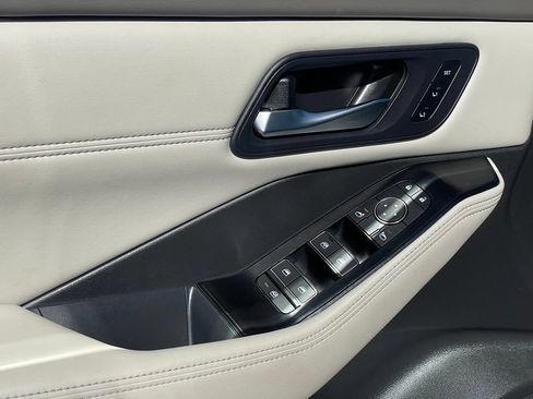 Certified 2023 Nissan Rogue SL AWD/4WD image 12
