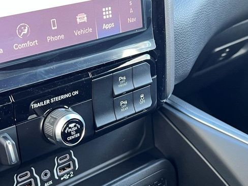 New 2026 RAM 1500 4x4 Crew Cab image 38