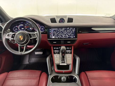Certified 2023 Porsche Cayenne AWD/4WD image 17