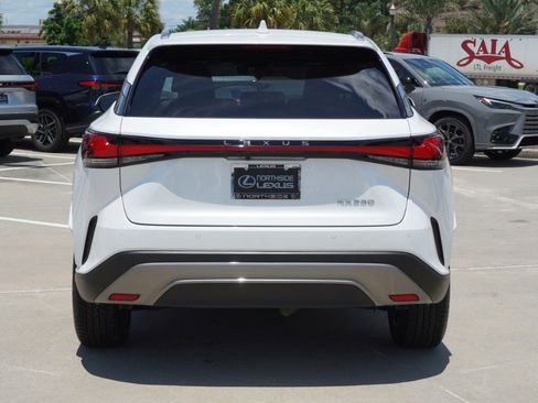 Used 2025 Lexus RX 350 Premium w/ Accessory Package (Z1) FWD image 8