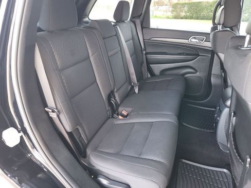 Used 2020 Jeep Grand Cherokee Laredo image 14