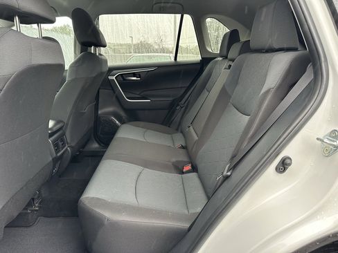Used 2025 Toyota RAV4 XLE image 8